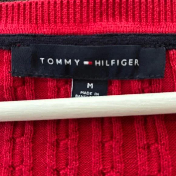 Tommy Hilfiger | Cotton Cable Ivy V-Neck Long Sleeve Knit Sweater Scarlet (M) - Picture 11 of 11